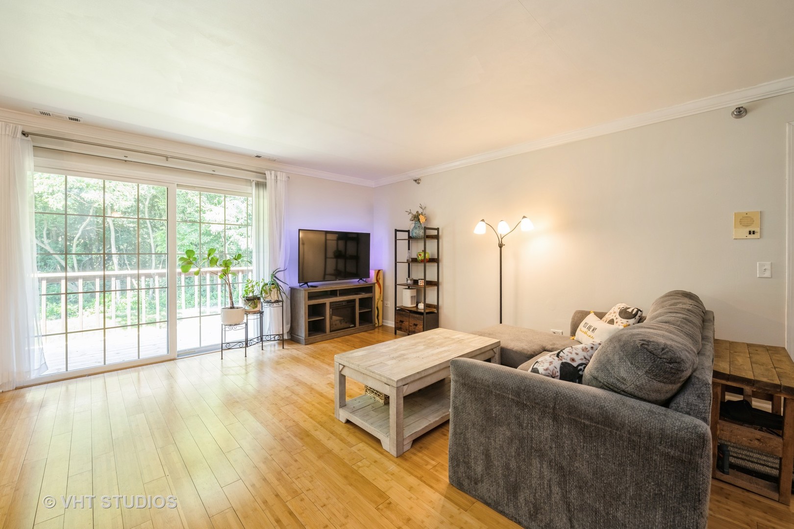 1667 W Beach Road #1667, Waukegan, IL 60087
