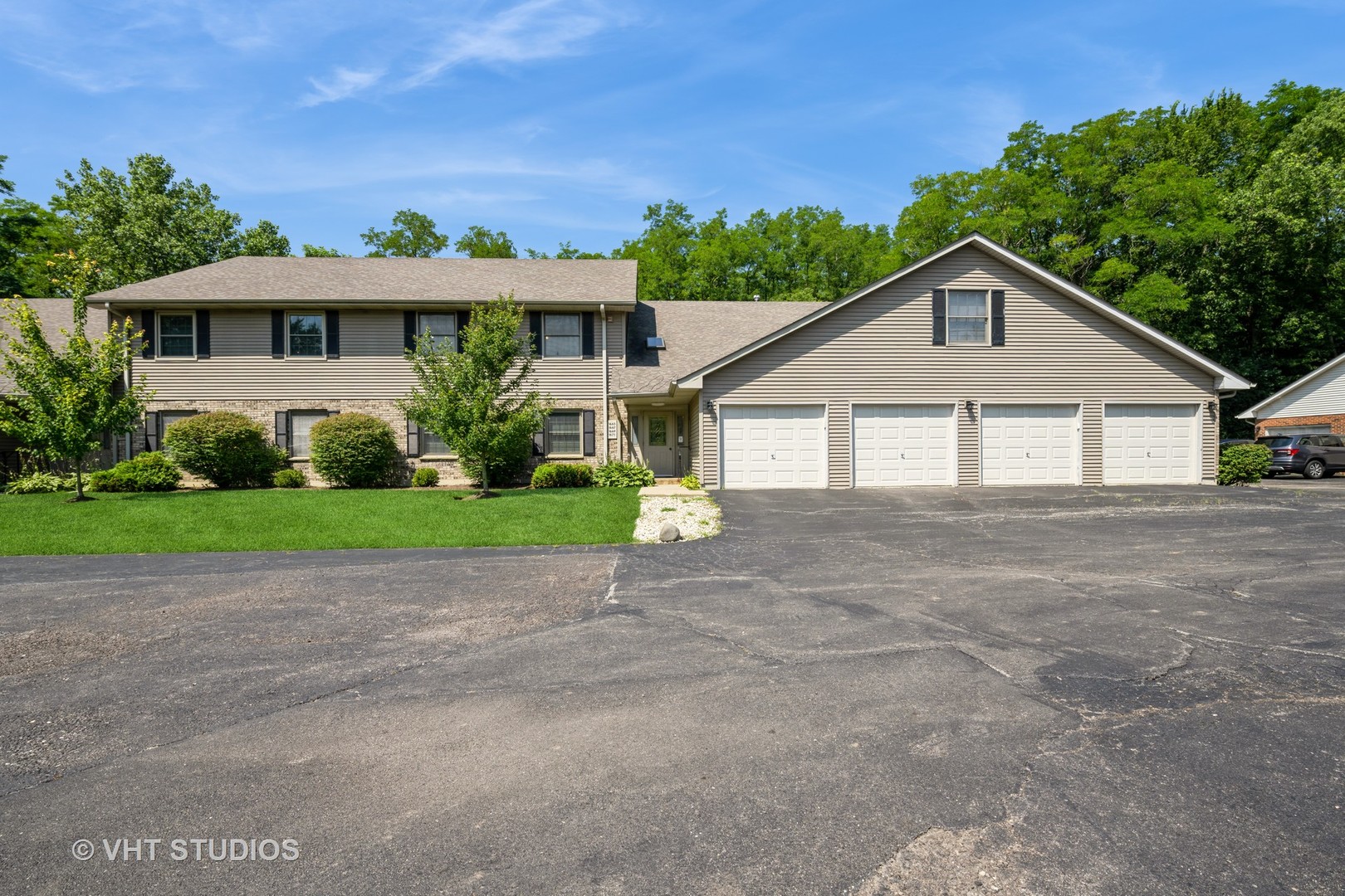 1667 W Beach Road #1667, Waukegan, IL 60087
