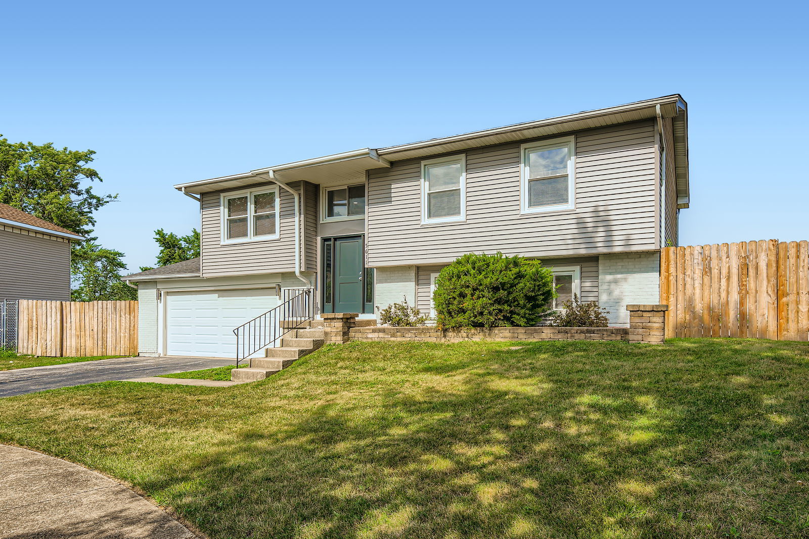 5611 Allemong Drive, Matteson, IL 60443