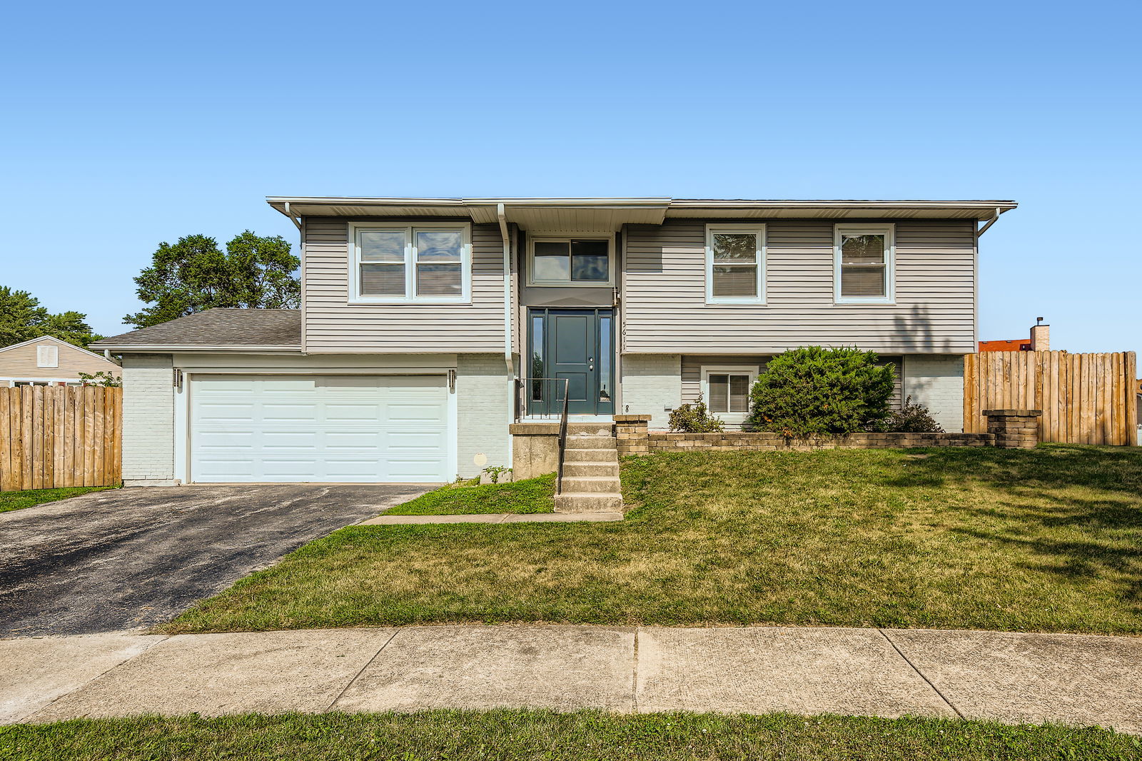 5611 Allemong Drive, Matteson, IL 60443
