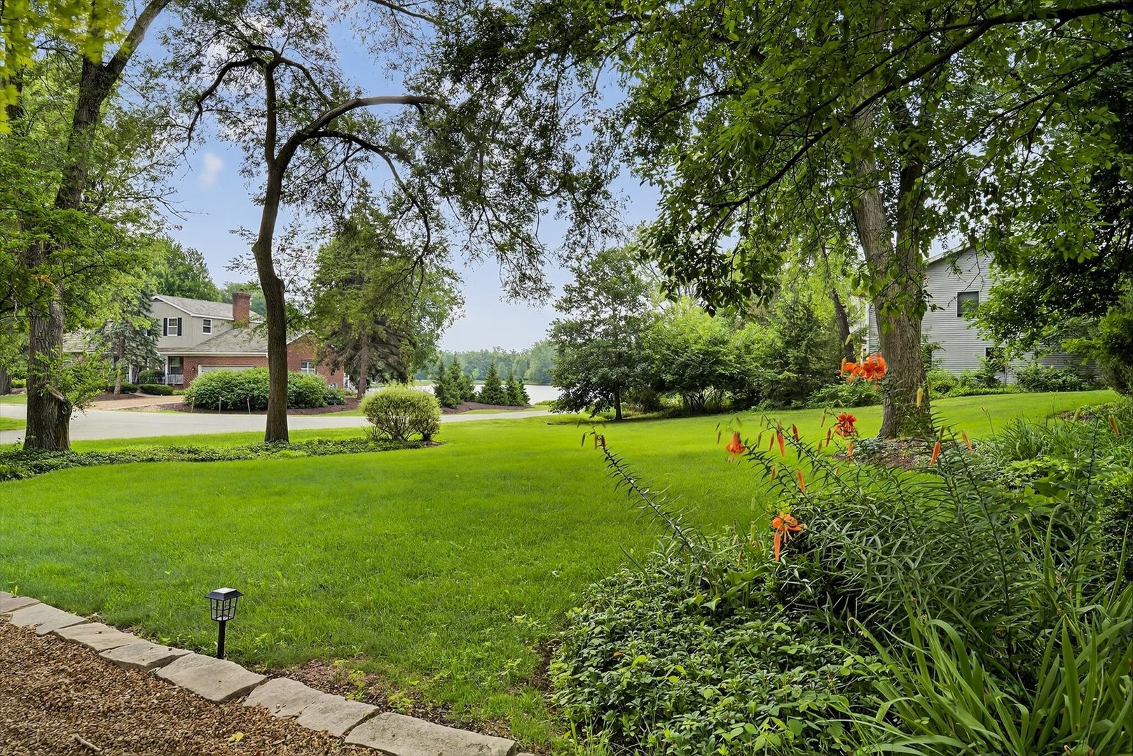 226 Bays Place, Tower Lakes, IL 60010