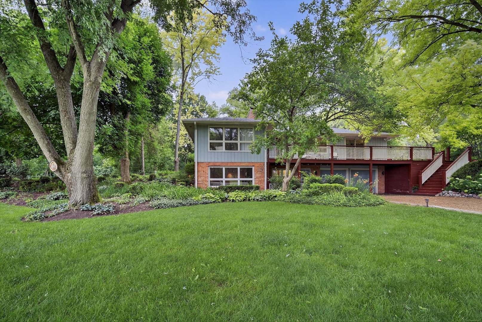 226 Bays Place, Tower Lakes, IL 60010