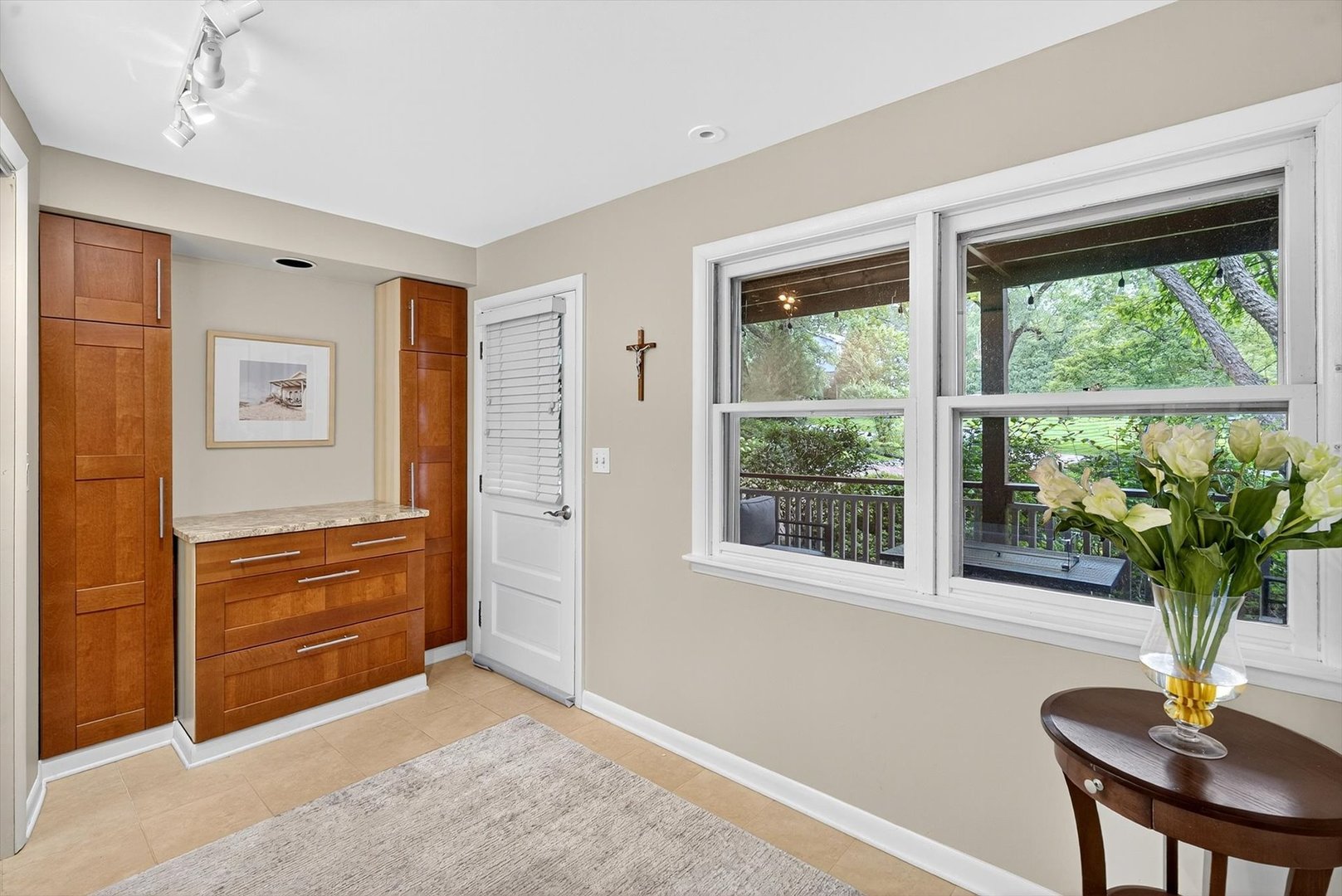 226 Bays Place, Tower Lakes, IL 60010