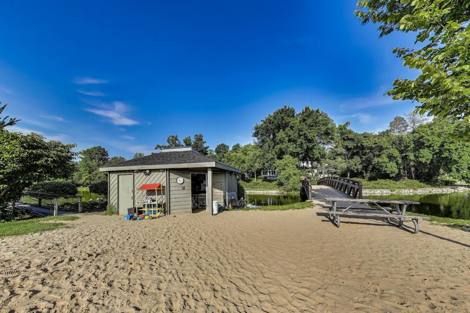 226 Bays Place, Tower Lakes, IL 60010