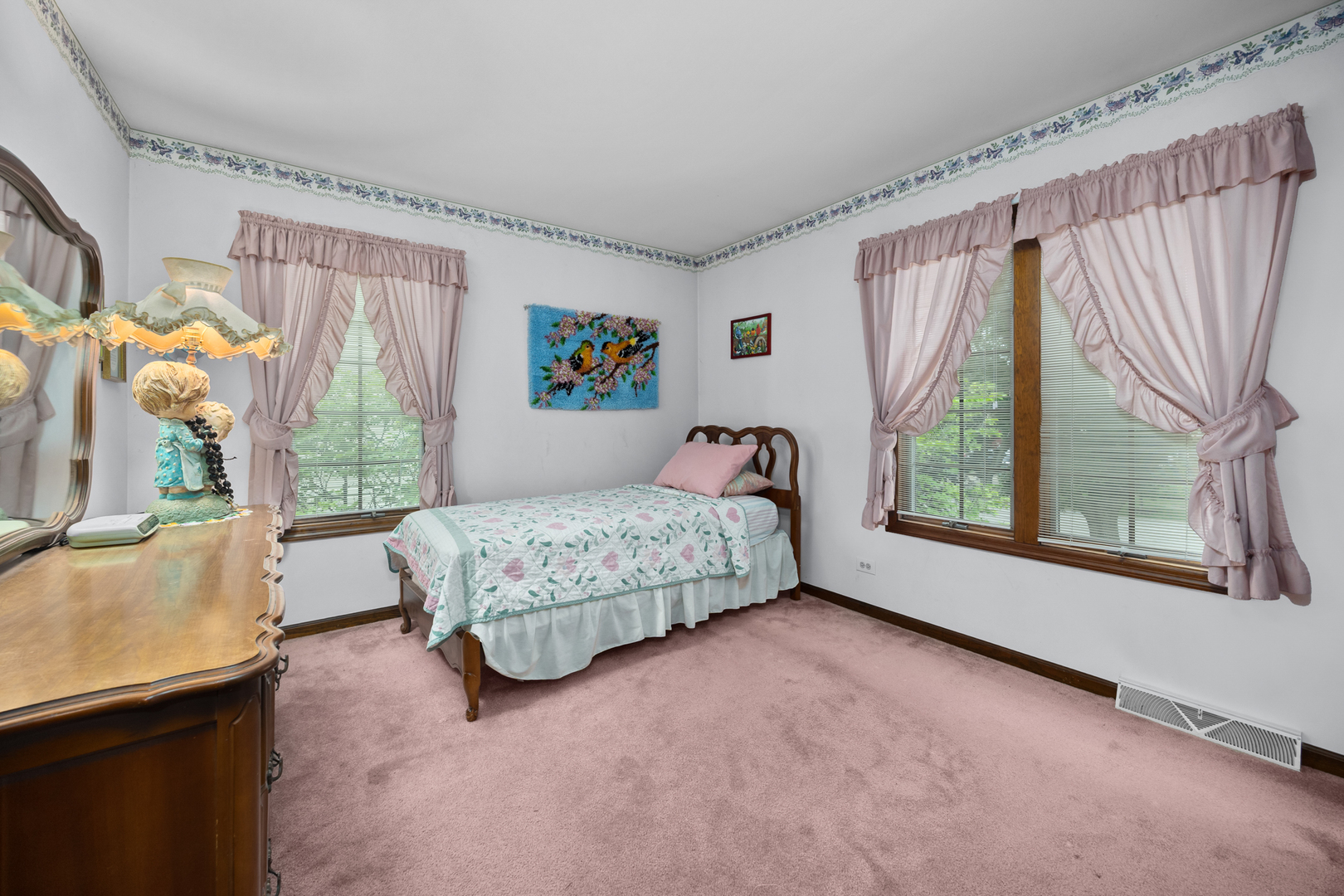 805 Redwood Lane, Bartlett, IL 60103