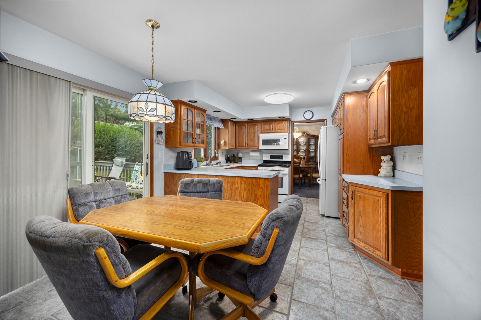 805 Redwood Lane, Bartlett, IL 60103