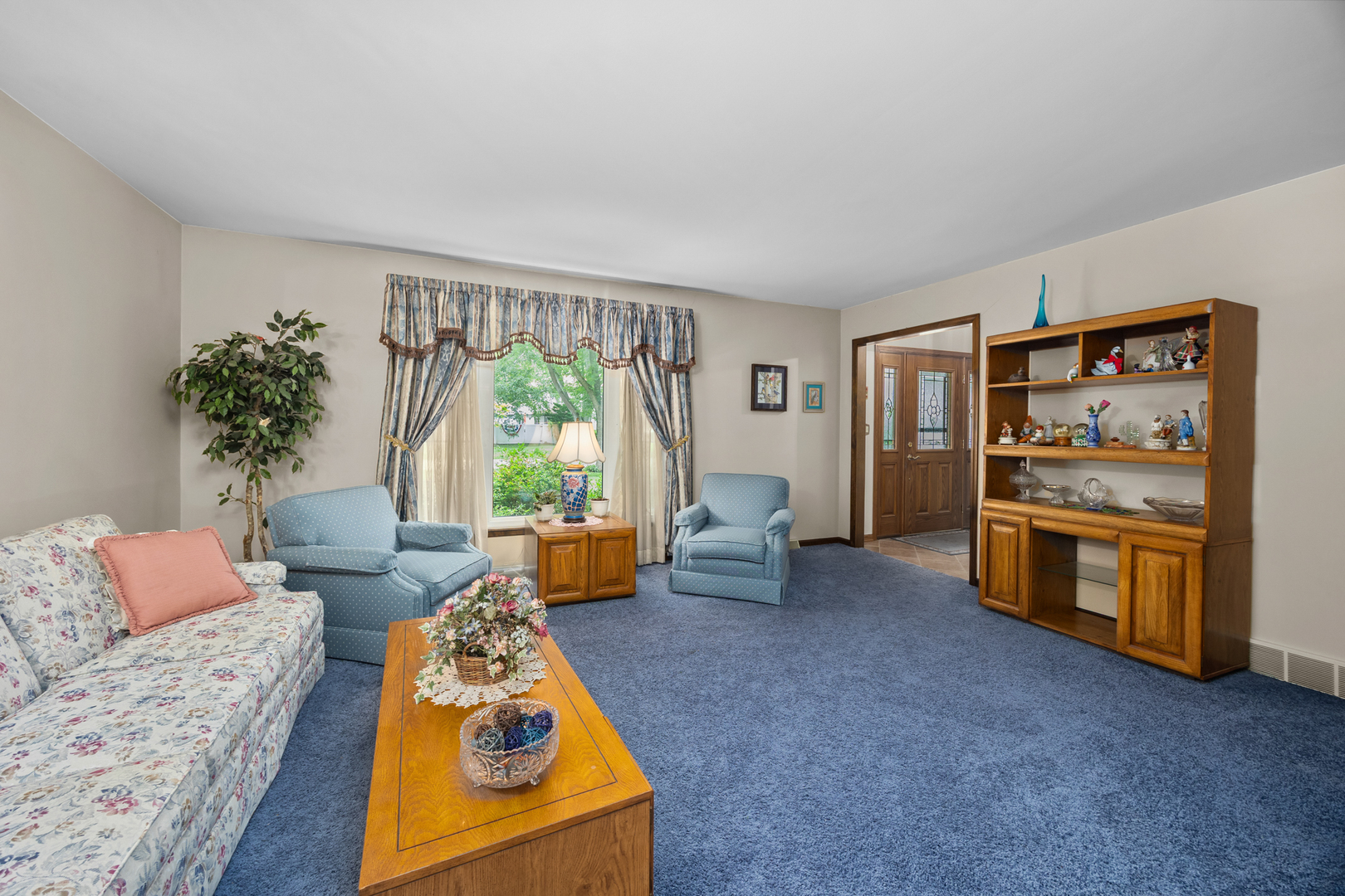 805 Redwood Lane, Bartlett, IL 60103