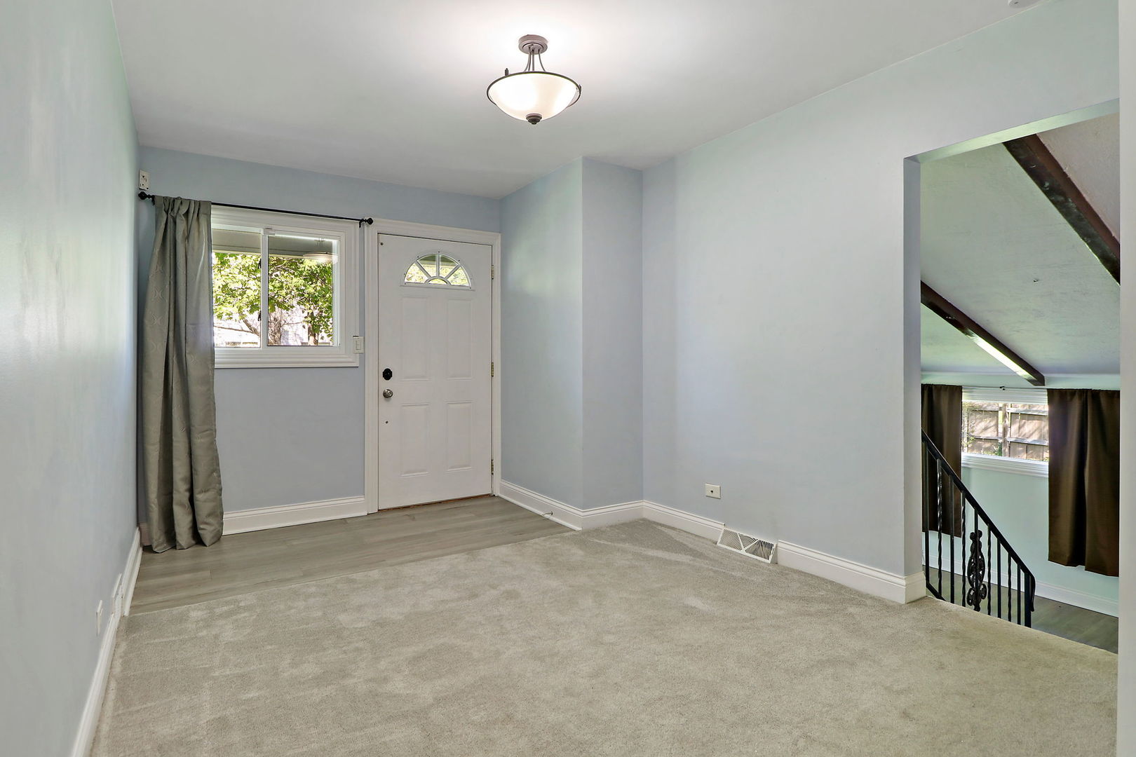 1515 N Pleasant Drive, Round Lake Beach, IL 60073