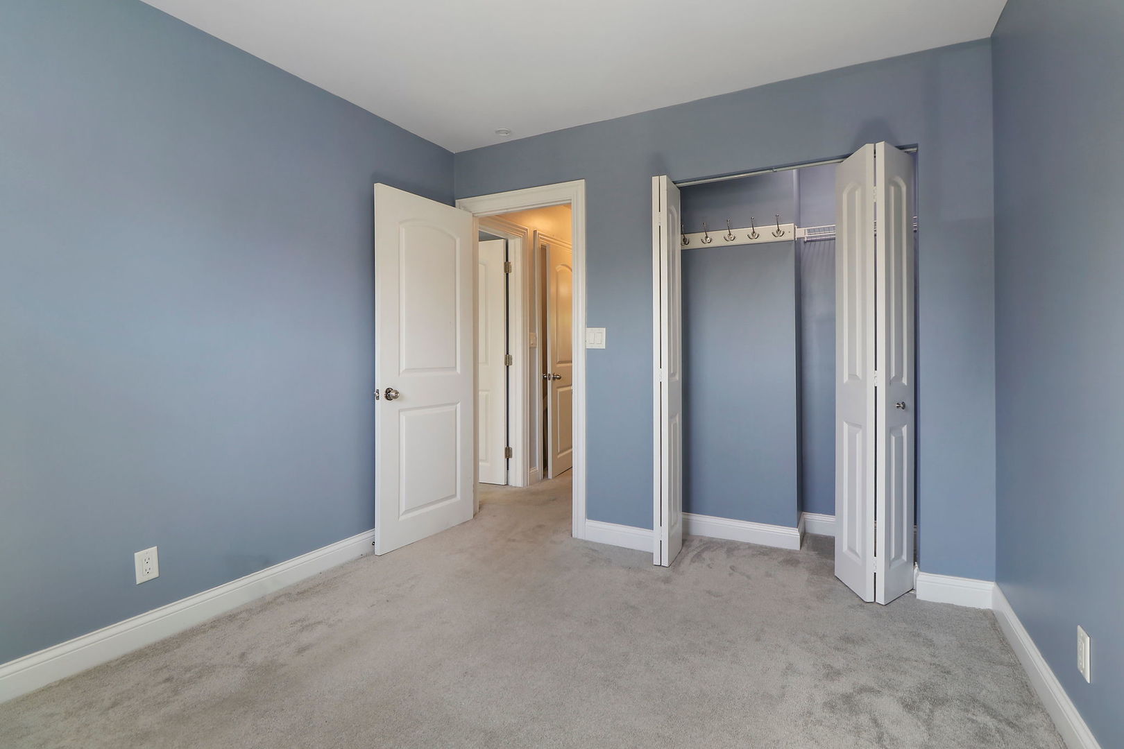 1515 N Pleasant Drive, Round Lake Beach, IL 60073