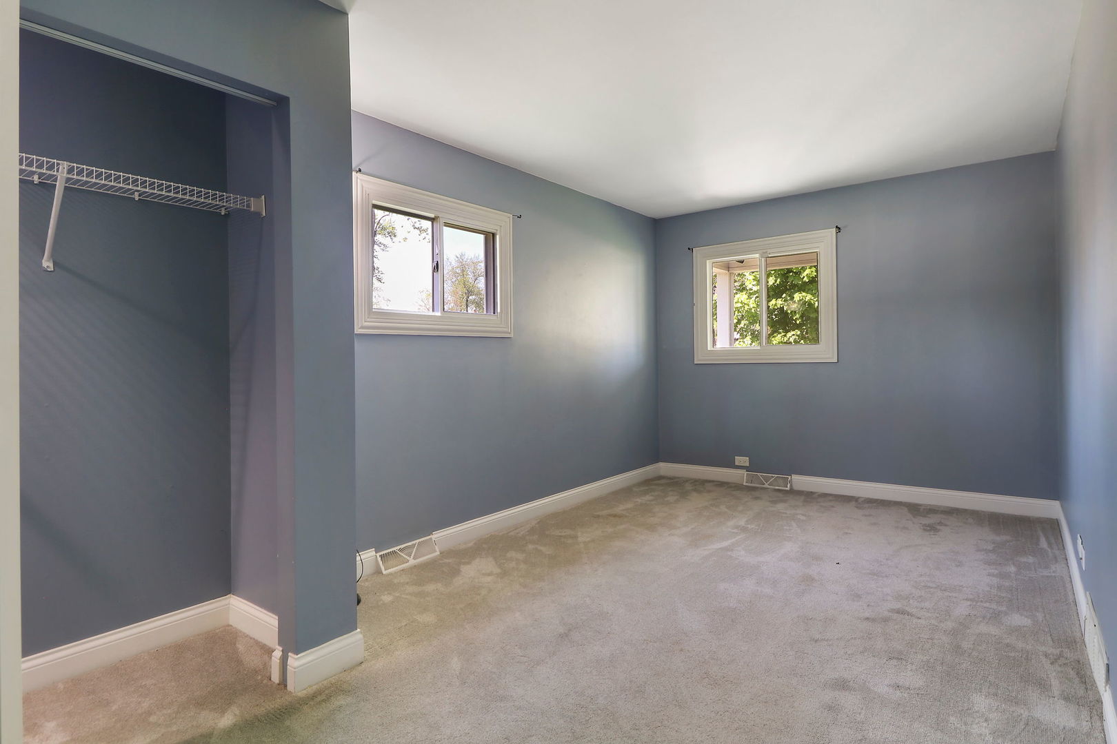 1515 N Pleasant Drive, Round Lake Beach, IL 60073