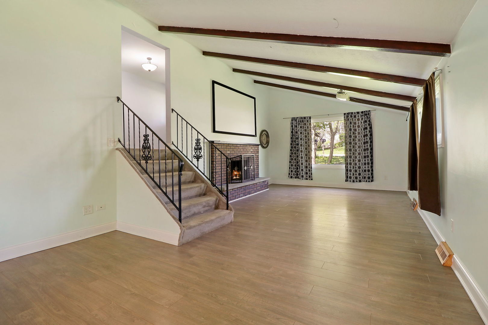 1515 N Pleasant Drive, Round Lake Beach, IL 60073