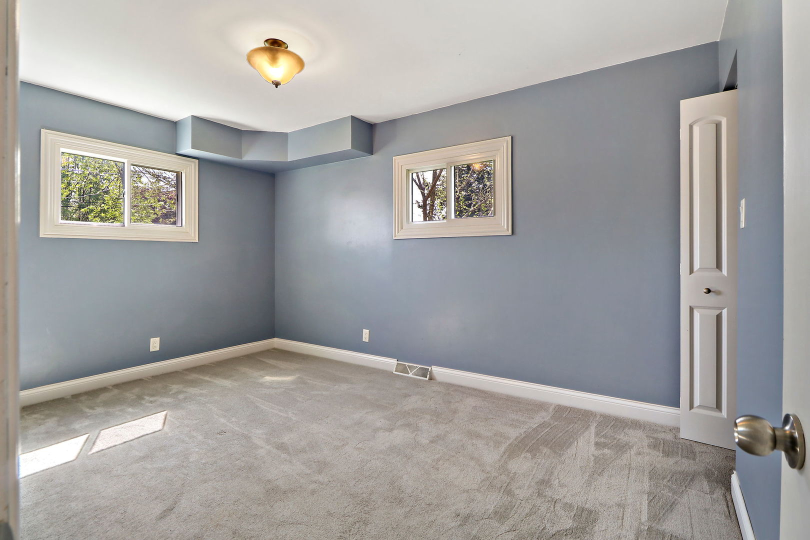 1515 N Pleasant Drive, Round Lake Beach, IL 60073