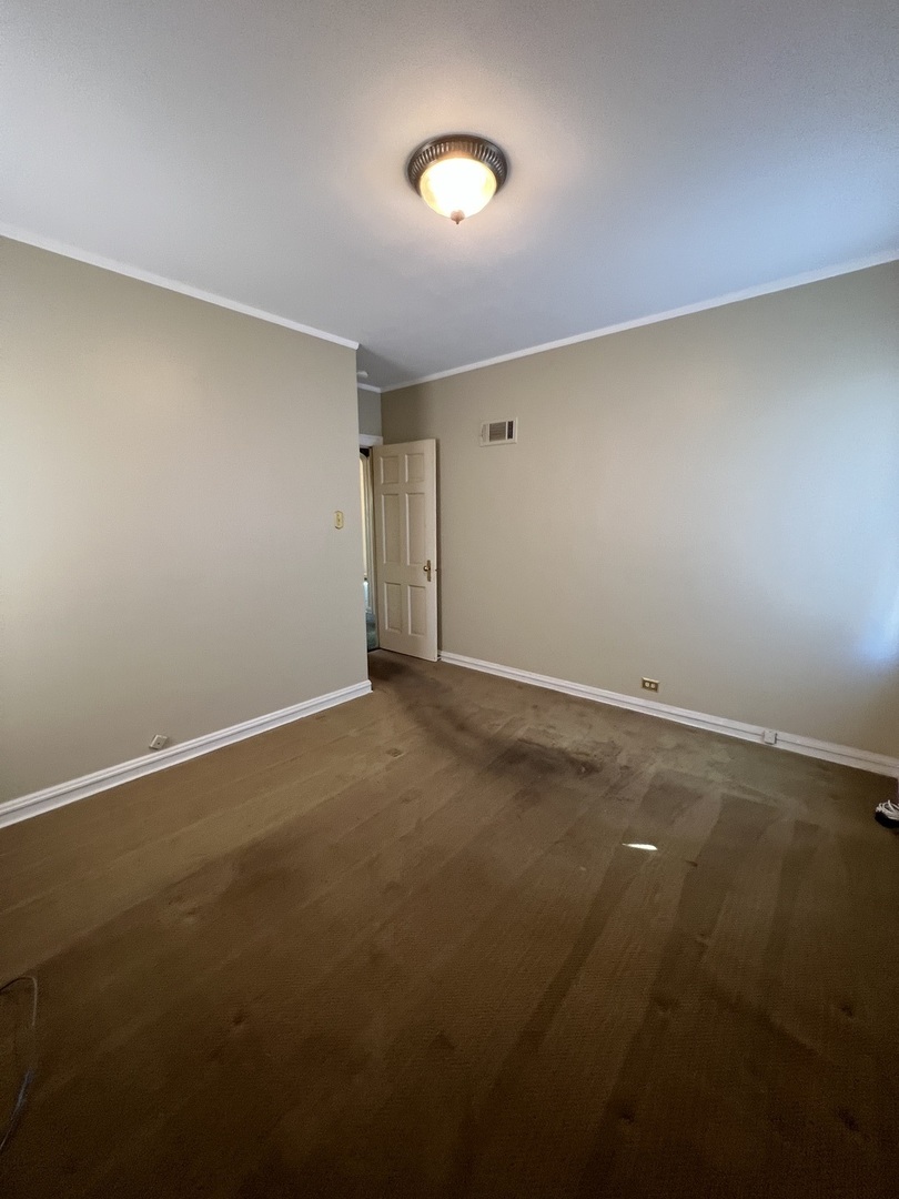 7013 W Cornelia Avenue, Chicago, IL 60634