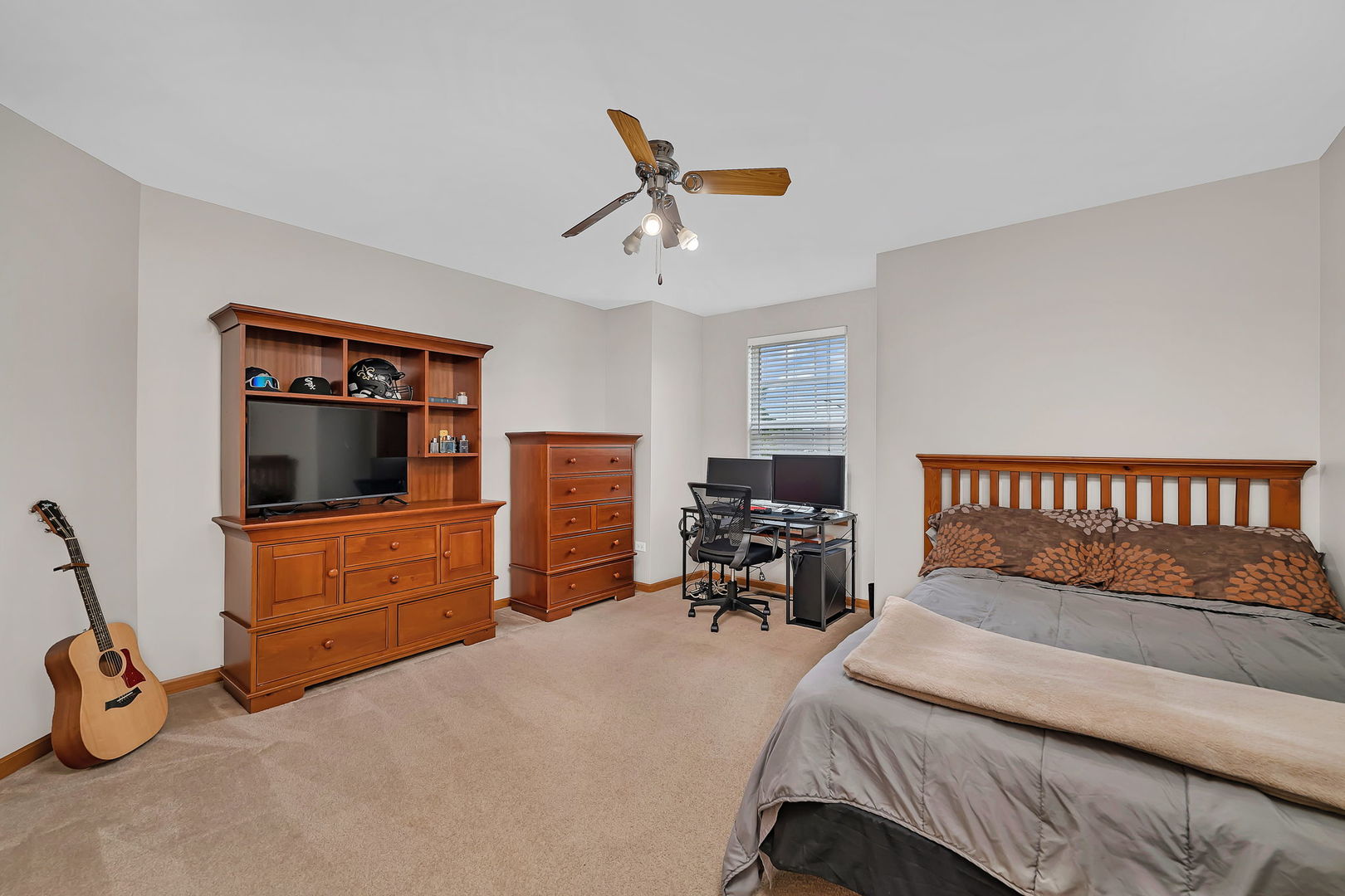 2902 Grass Lake Drive, Joliet, IL 60435