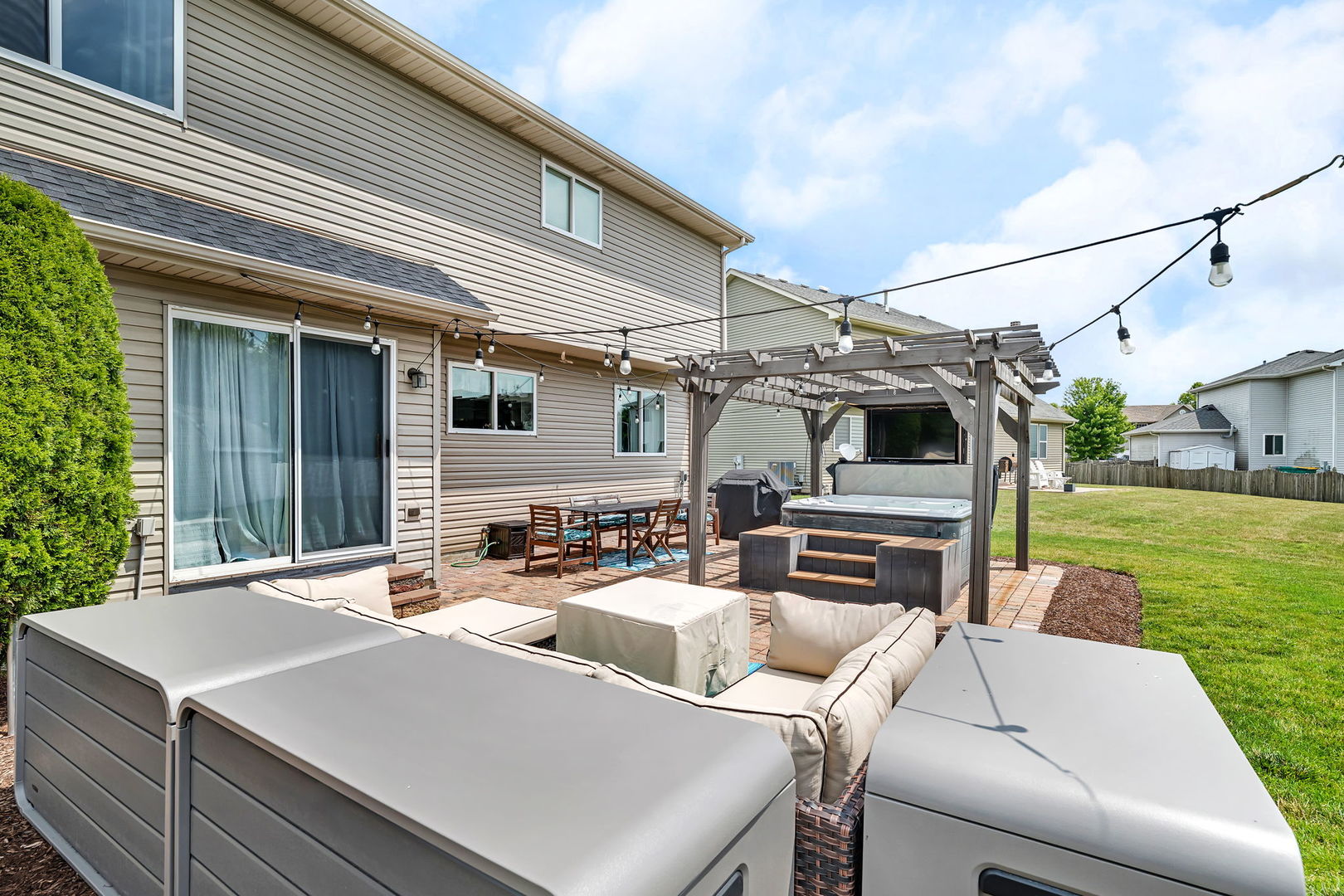 2902 Grass Lake Drive, Joliet, IL 60435