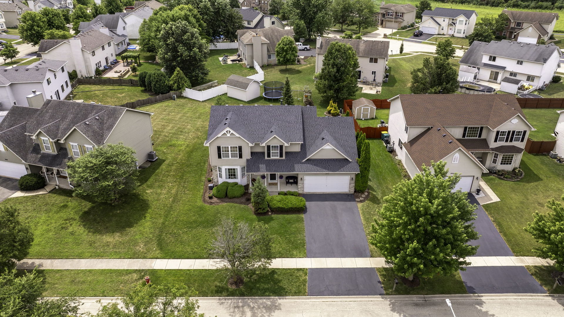 2902 Grass Lake Drive, Joliet, IL 60435