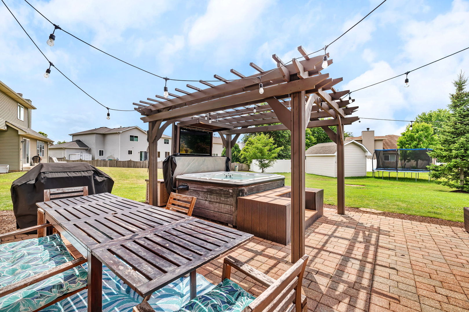2902 Grass Lake Drive, Joliet, IL 60435