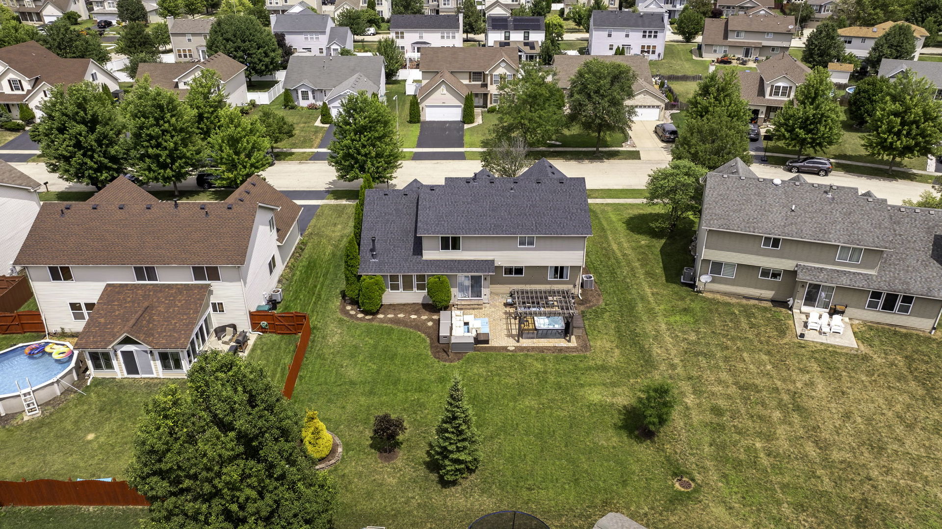 2902 Grass Lake Drive, Joliet, IL 60435