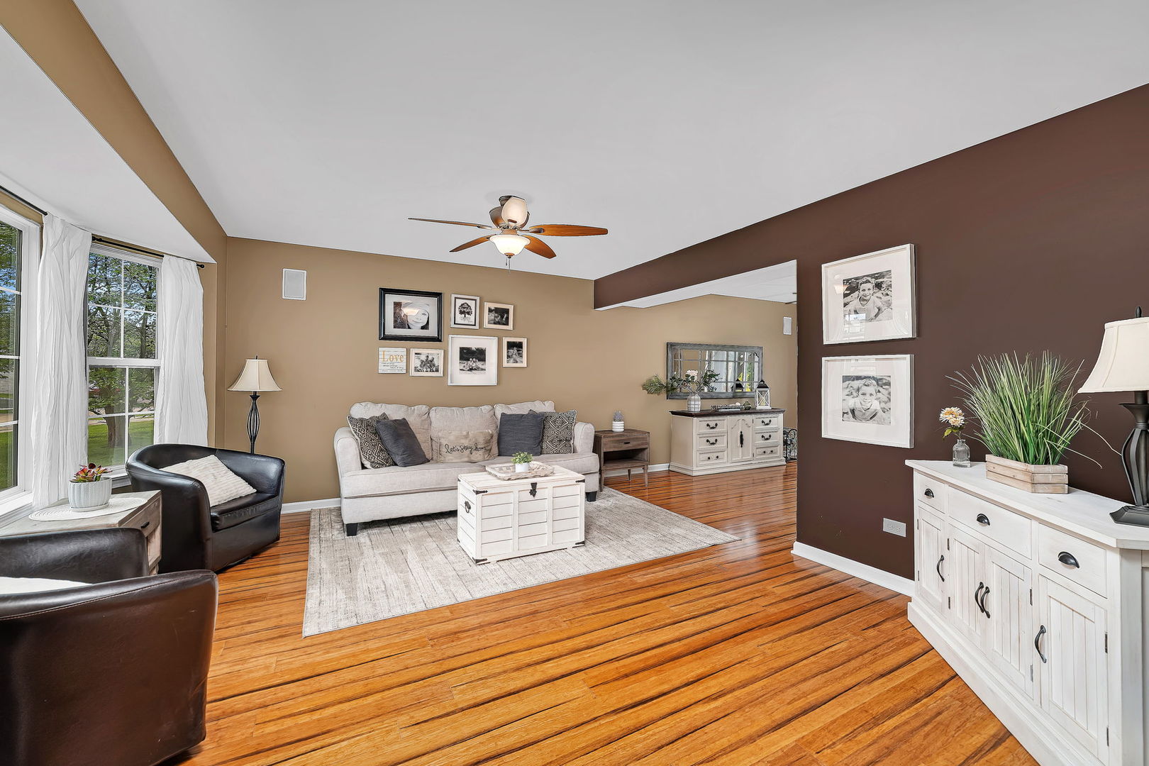 2902 Grass Lake Drive, Joliet, IL 60435