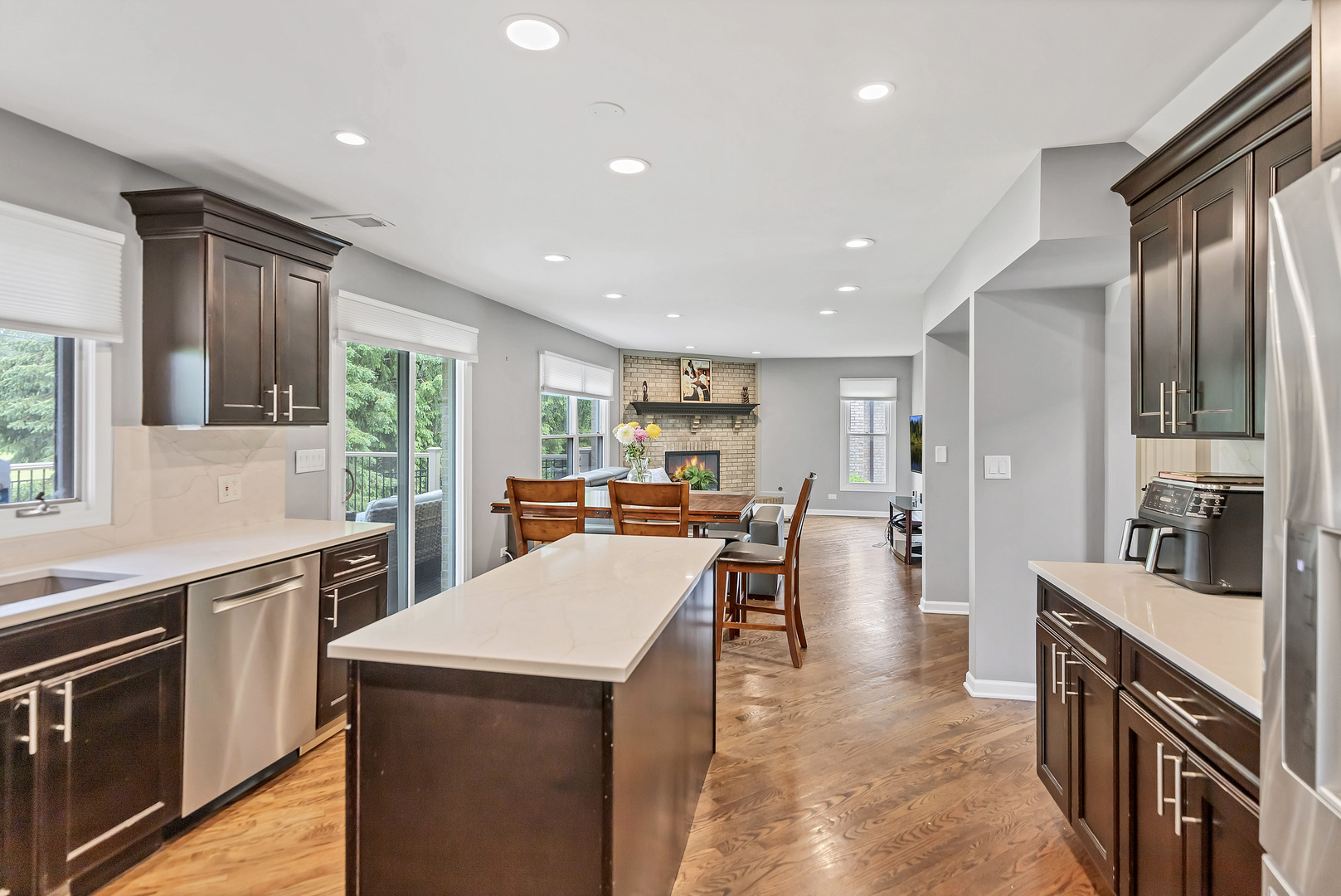 840 Kylemore Drive, Des Plaines, IL 60016