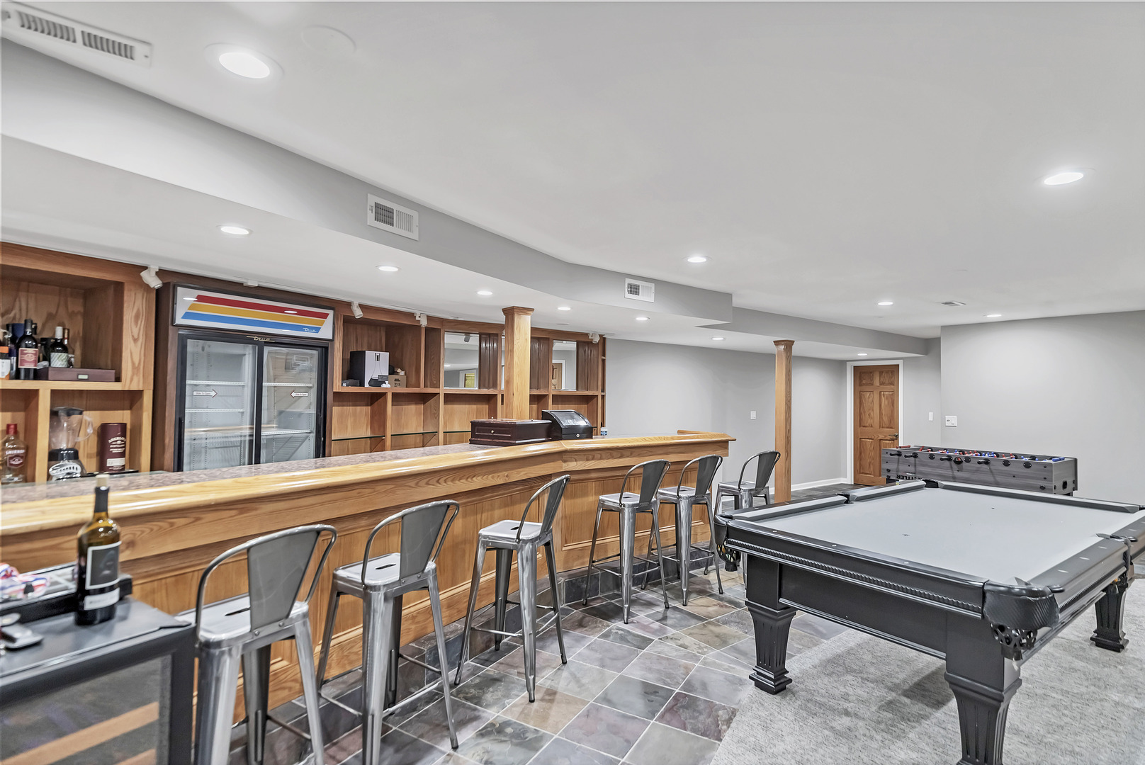840 Kylemore Drive, Des Plaines, IL 60016