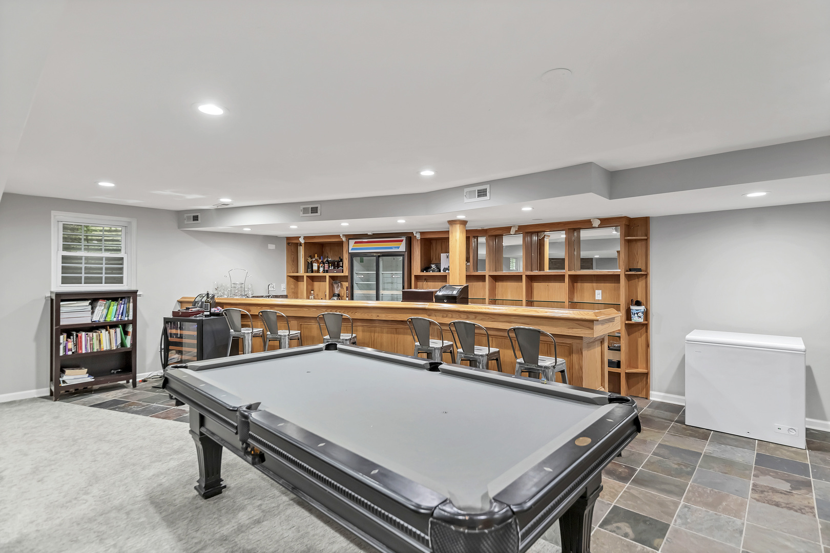 840 Kylemore Drive, Des Plaines, IL 60016