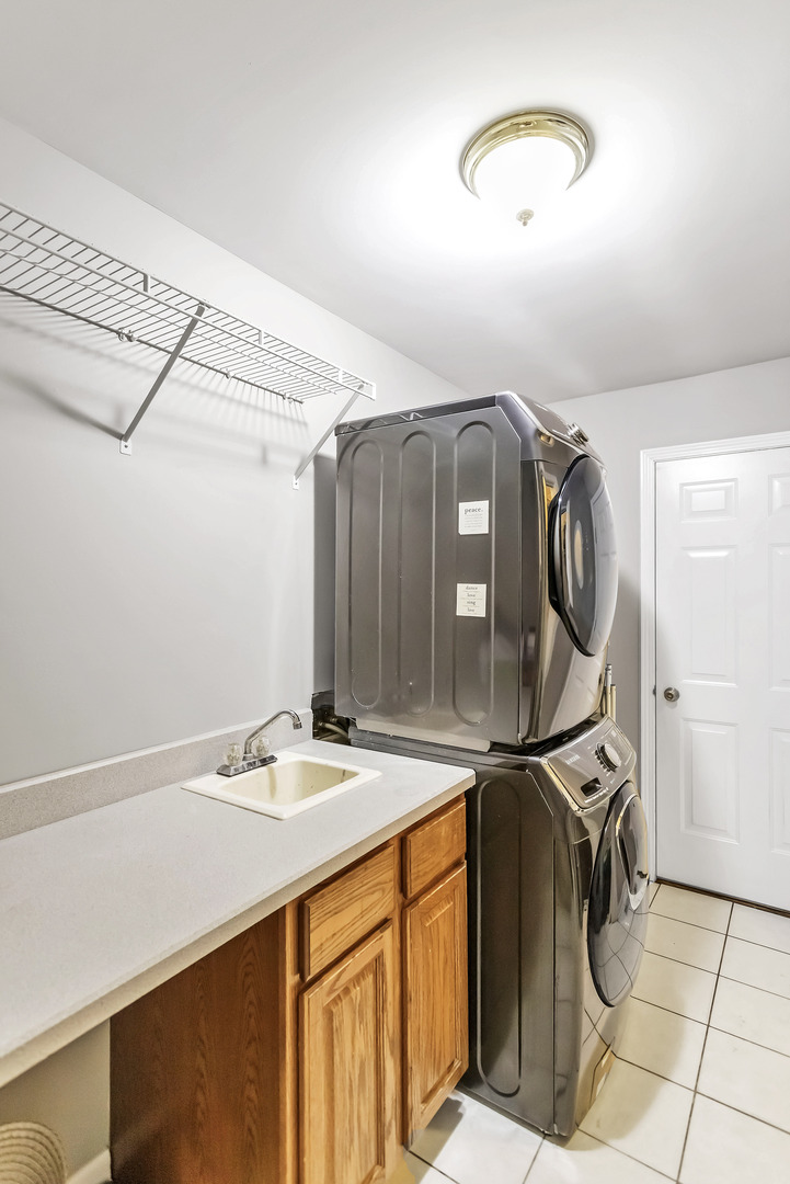 840 Kylemore Drive, Des Plaines, IL 60016