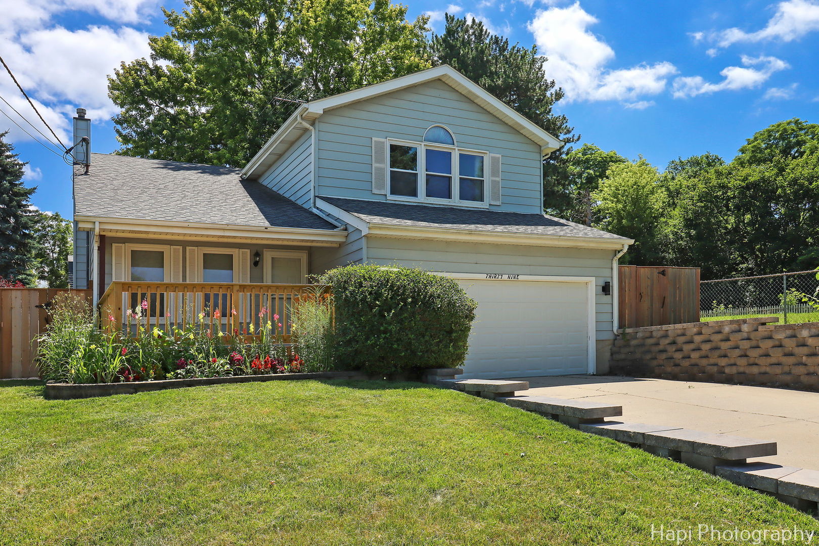 39 N Lake Avenue, Fox Lake, IL 60020