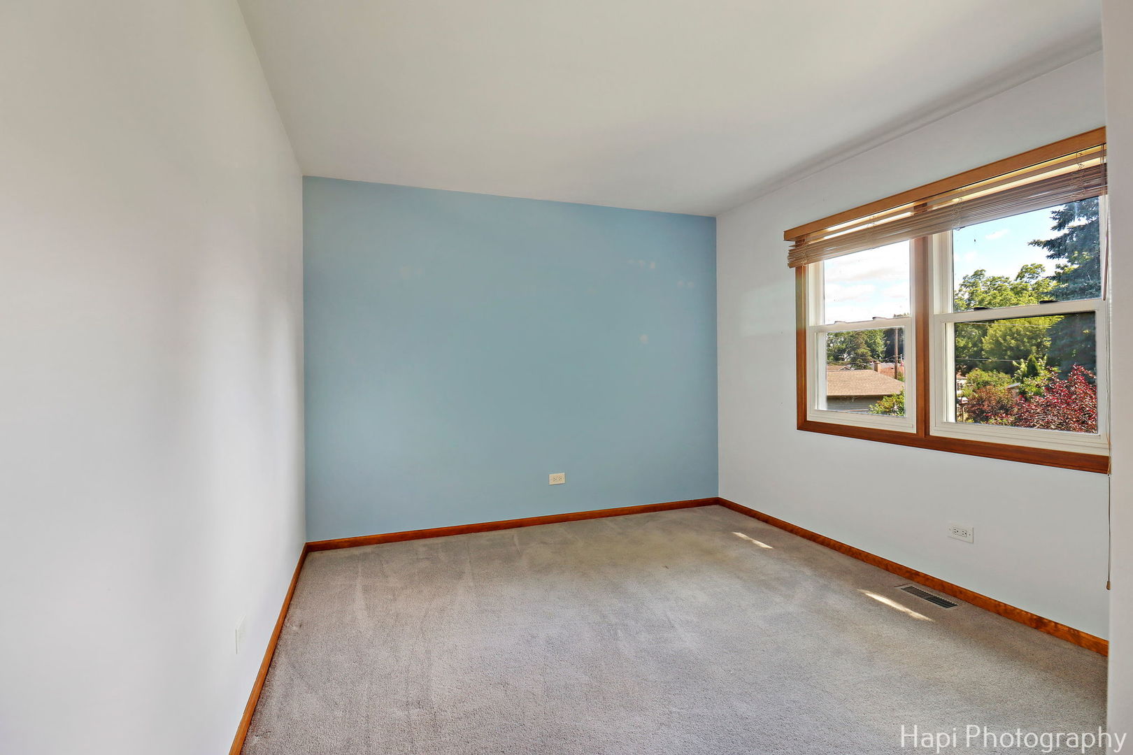 39 N Lake Avenue, Fox Lake, IL 60020