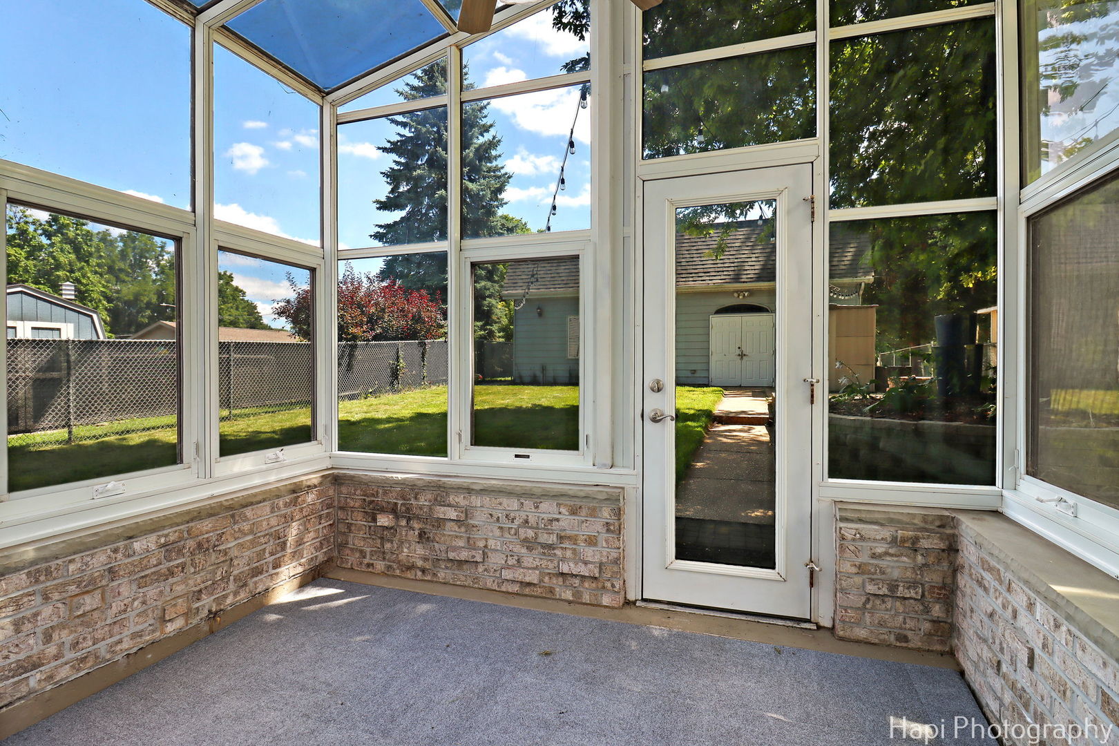 39 N Lake Avenue, Fox Lake, IL 60020