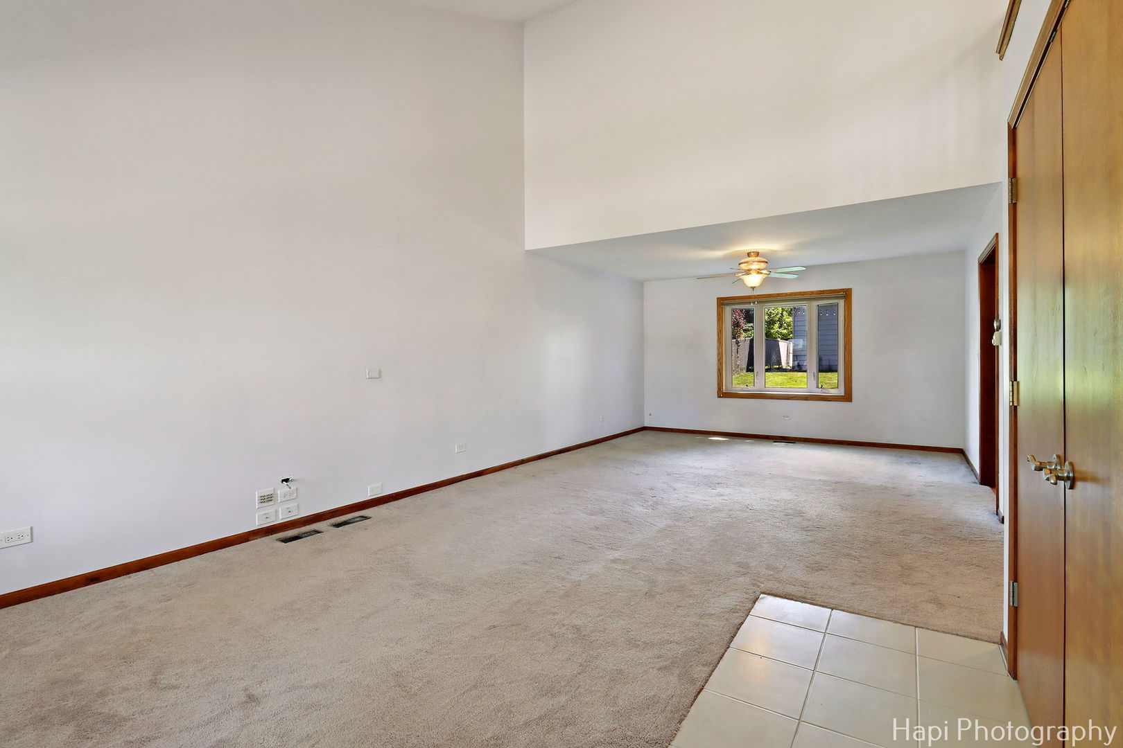 39 N Lake Avenue, Fox Lake, IL 60020
