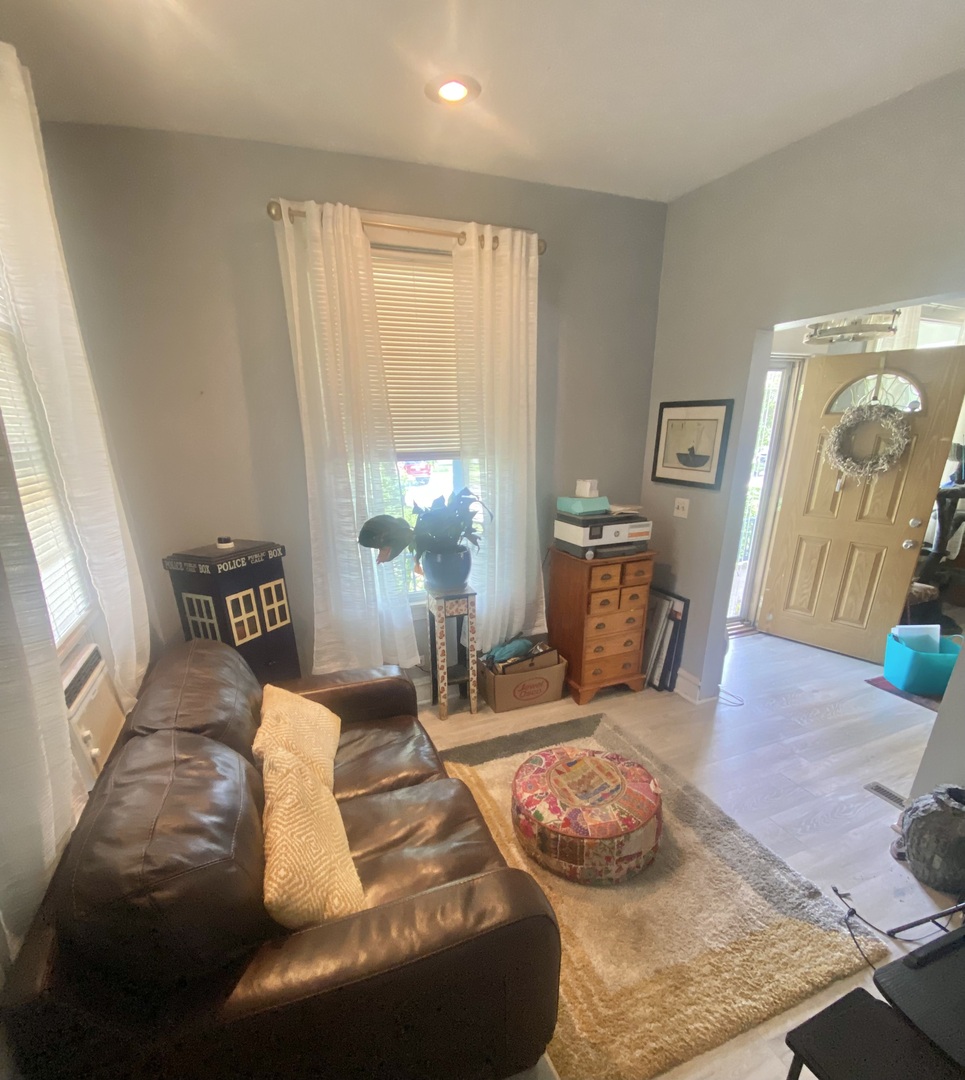 10134 S Charles Street, Chicago, IL 60643