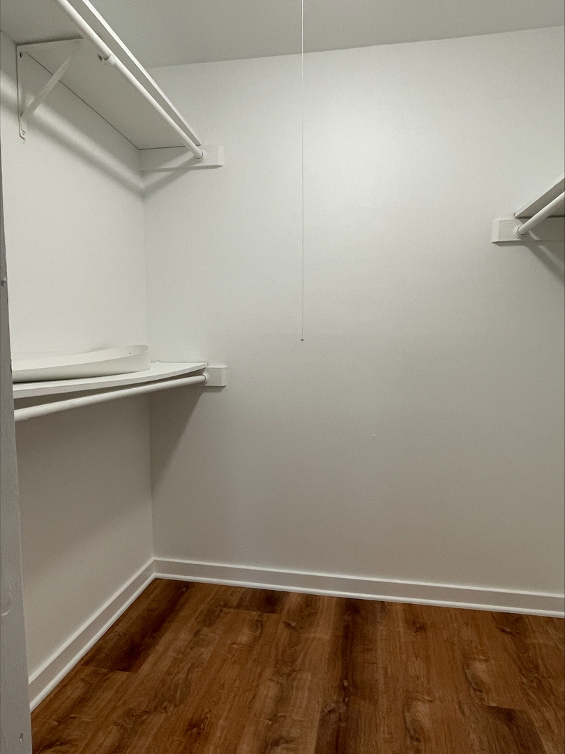 1813 Hemlock Place #206, Schaumburg, IL 60173