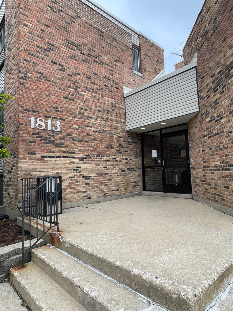 1813 Hemlock Place #206, Schaumburg, IL 60173