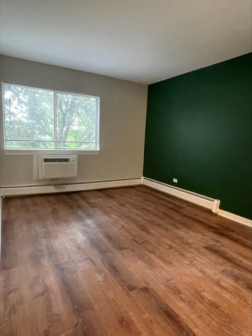 1813 Hemlock Place #206, Schaumburg, IL 60173