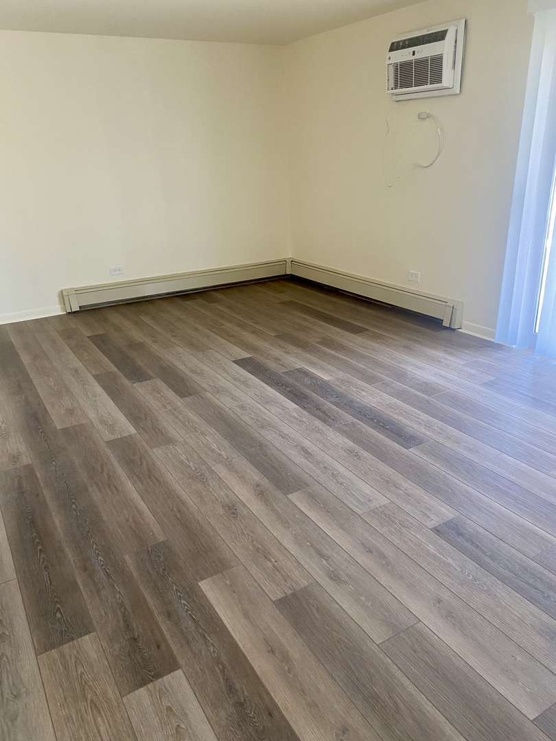7809 Rutherford Avenue #2NW, Burbank, IL 60459