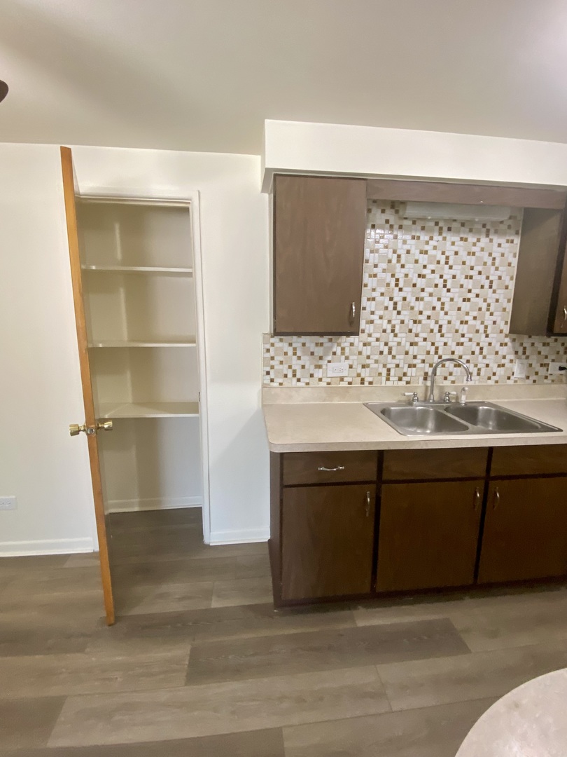 7809 Rutherford Avenue #2NW, Burbank, IL 60459