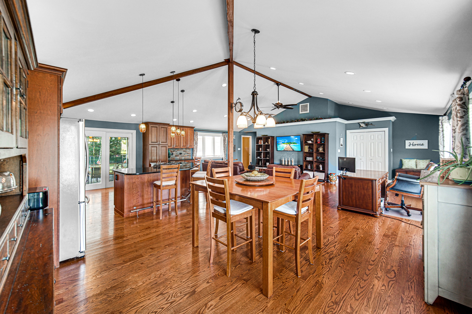 7717 Palm Drive, Orland Park, IL 60462