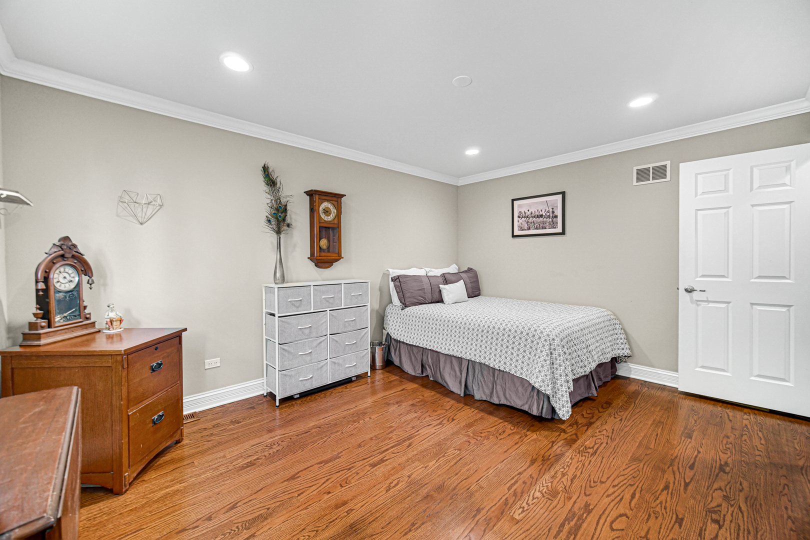 7717 Palm Drive, Orland Park, IL 60462