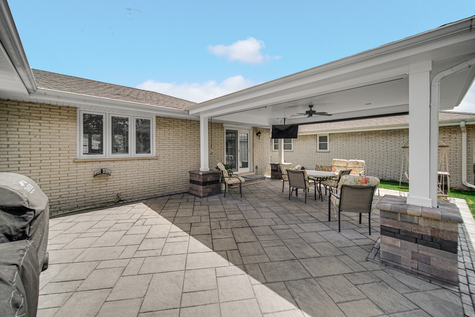 7717 Palm Drive, Orland Park, IL 60462