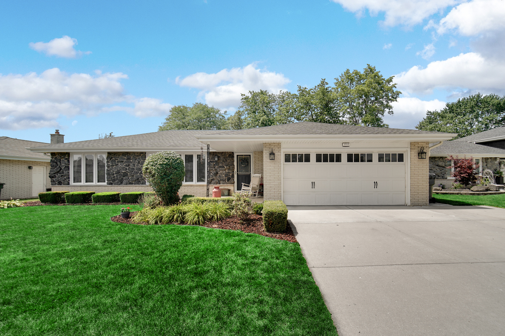 7717 Palm Drive, Orland Park, IL 60462