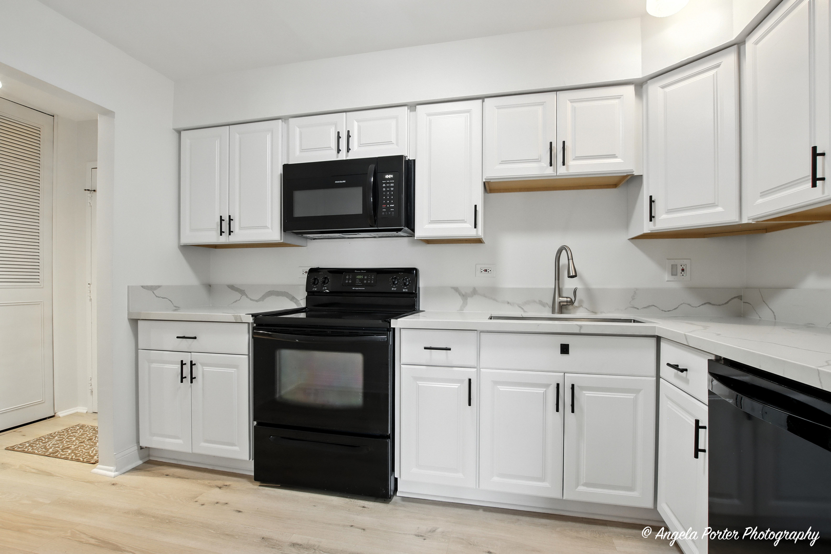 2600 Brookwood Way Drive #305, Rolling Meadows, IL 60008