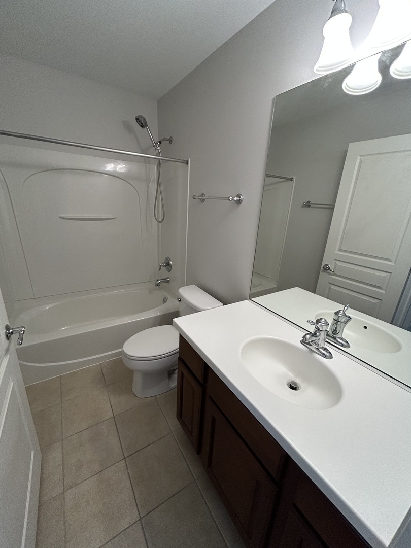 106 Devoe Drive, Oswego, IL 60543