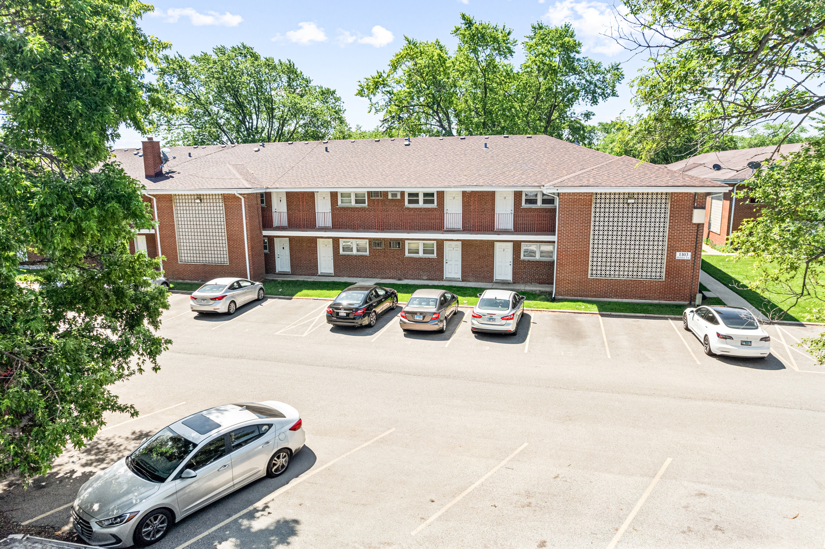 1103 Holiday Lane #13, Des Plaines, IL 60016