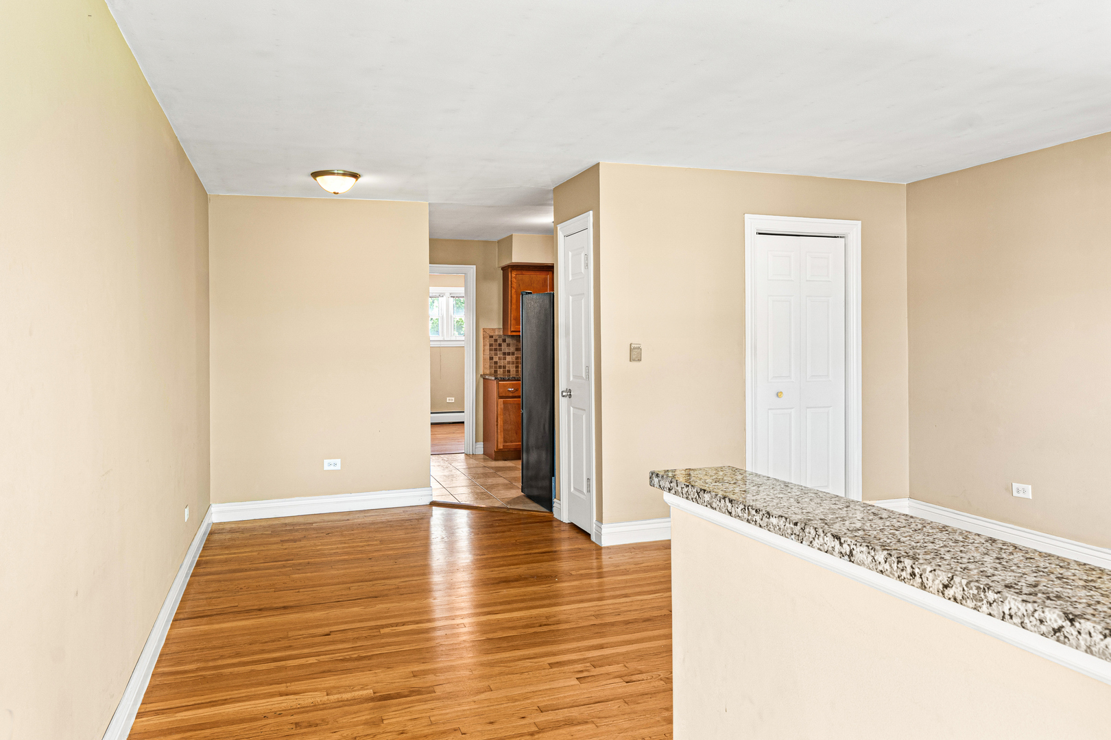 1103 Holiday Lane #13, Des Plaines, IL 60016