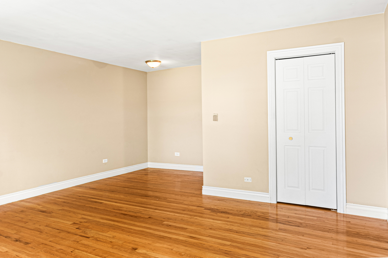 1103 Holiday Lane #13, Des Plaines, IL 60016