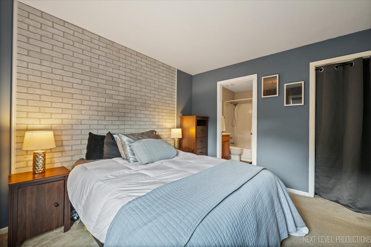 1340 McDowell Road #101, Naperville, IL 60563