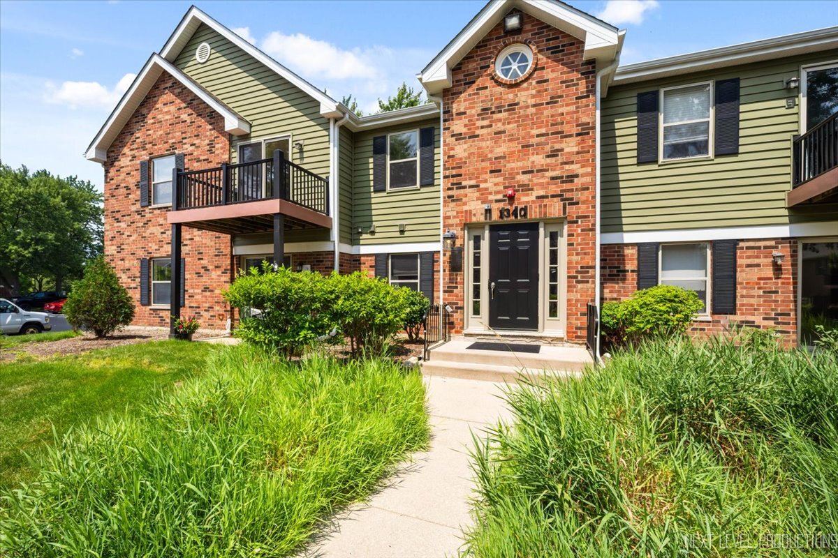 1340 McDowell Road #101, Naperville, IL 60563