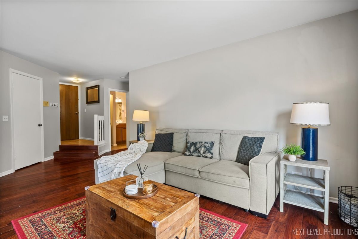 1340 McDowell Road #101, Naperville, IL 60563