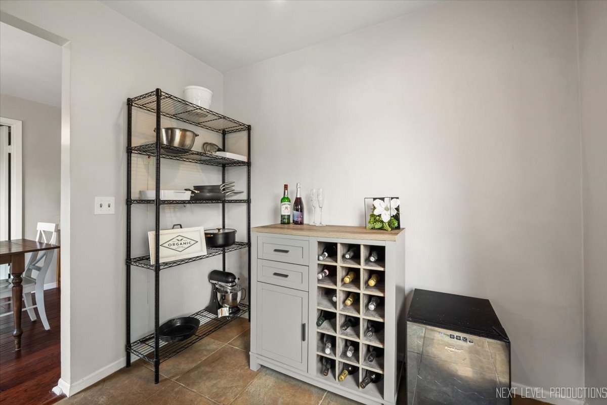 1340 McDowell Road #101, Naperville, IL 60563